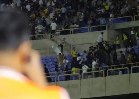 بشقاب پرنده در ورزشگاه پارس شیراز,