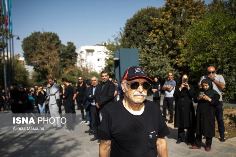 تصاویر مراسم تشییع پیکر امید جهان,عکس های مراسم تشییع پیکر امید جهان,عکس بازیگران در مراسم تشییع پیکر امید جهان