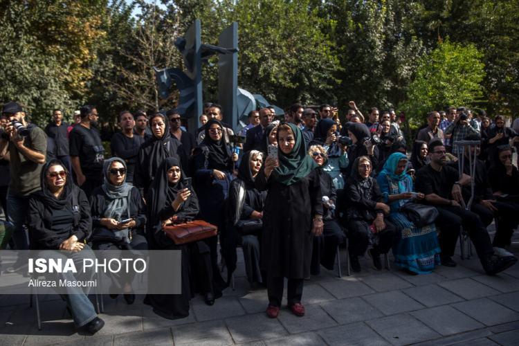تصاویر مراسم تشییع پیکر امید جهان,عکس های مراسم تشییع پیکر امید جهان,عکس بازیگران در مراسم تشییع پیکر امید جهان
