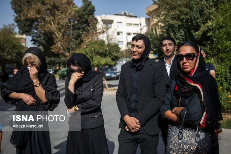تصاویر مراسم تشییع پیکر امید جهان,عکس های مراسم تشییع پیکر امید جهان,عکس بازیگران در مراسم تشییع پیکر امید جهان