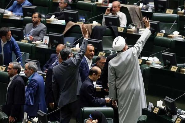 تنمدروها در جمهوری اسلامی تنمدروها در جمهوری اسلامی,انتقاد روزنامه هم میهن از تندروها در ایران