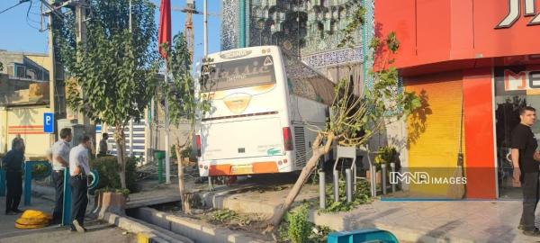 حوادث اصفهان,برخورد اتوبوس برون‌شهری با در ورودی یک مسجد در اصفهان