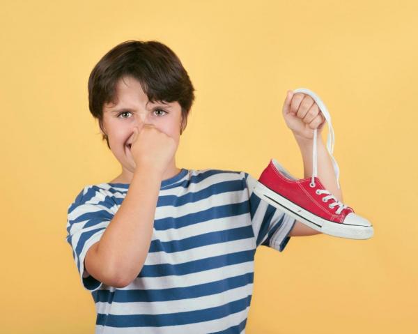 بوی بد کفش,راهکار علمی دانشمندان هندی برای حذف بوی بد کفش‌ها