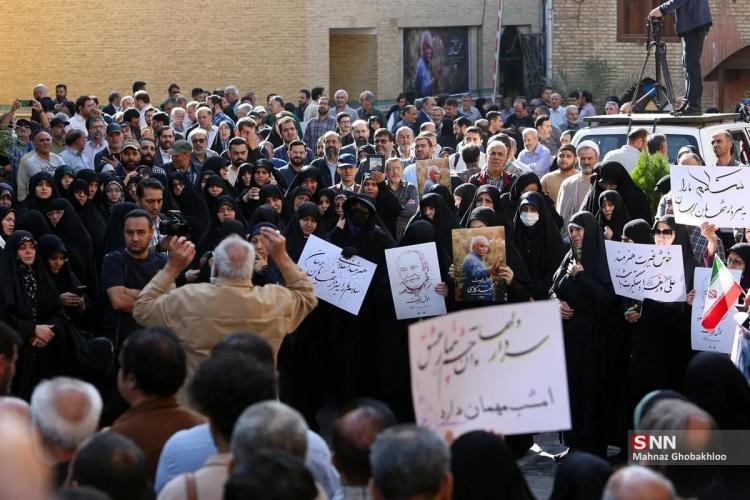 تصاویر تشییع پیکر محمد کاسبی تصاویر تشییع پیکر محمد کاسبی,عکس های تشییع جنازه محمد کاسبی,عکس زینب سلیمانی در مراسم تشییع پیکر محمد کاسبی