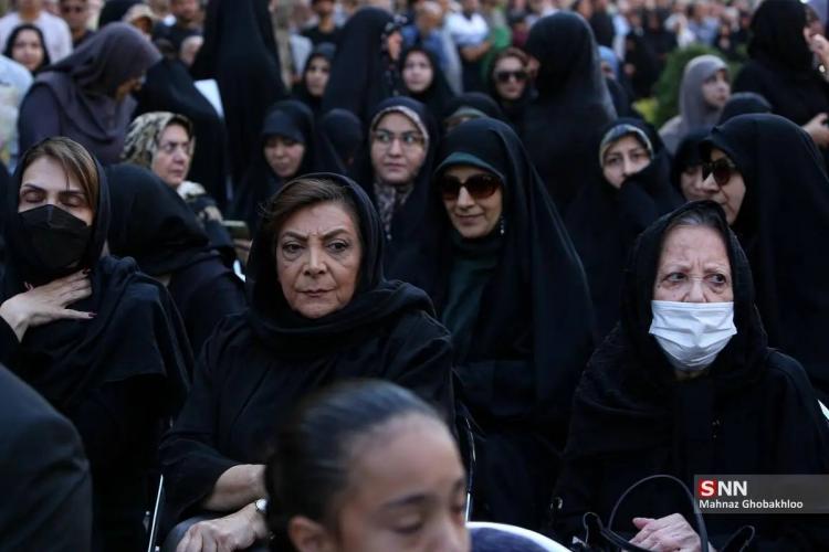 تصاویر تشییع پیکر محمد کاسبی تصاویر تشییع پیکر محمد کاسبی,عکس های تشییع جنازه محمد کاسبی,عکس زینب سلیمانی در مراسم تشییع پیکر محمد کاسبی