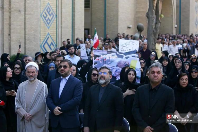 تصاویر تشییع پیکر محمد کاسبی تصاویر تشییع پیکر محمد کاسبی,عکس های تشییع جنازه محمد کاسبی,عکس زینب سلیمانی در مراسم تشییع پیکر محمد کاسبی