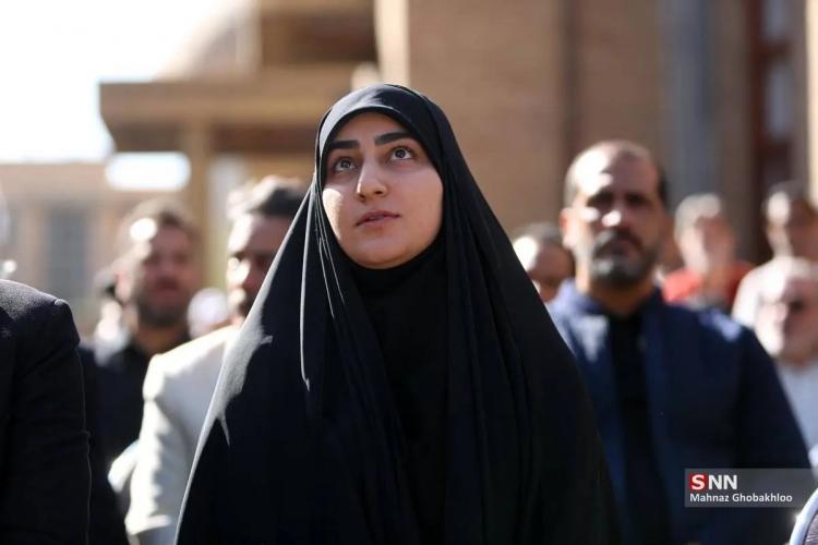 تصاویر تشییع پیکر محمد کاسبی تصاویر تشییع پیکر محمد کاسبی,عکس های تشییع جنازه محمد کاسبی,عکس زینب سلیمانی در مراسم تشییع پیکر محمد کاسبی