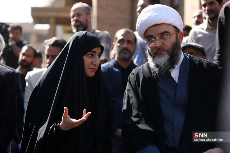 تصاویر تشییع پیکر محمد کاسبی تصاویر تشییع پیکر محمد کاسبی,عکس های تشییع جنازه محمد کاسبی,عکس زینب سلیمانی در مراسم تشییع پیکر محمد کاسبی