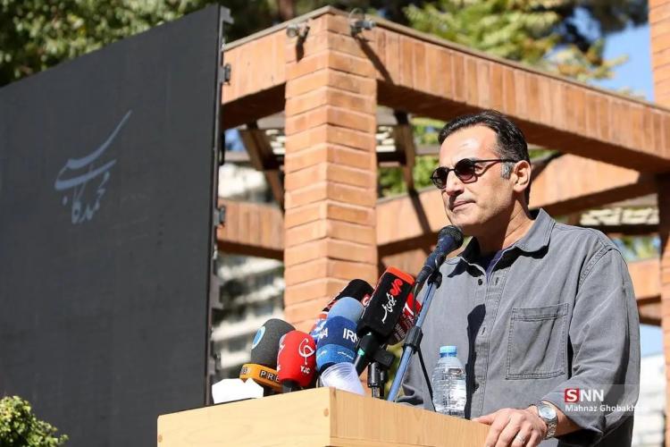 تصاویر تشییع پیکر محمد کاسبی تصاویر تشییع پیکر محمد کاسبی,عکس های تشییع جنازه محمد کاسبی,عکس زینب سلیمانی در مراسم تشییع پیکر محمد کاسبی