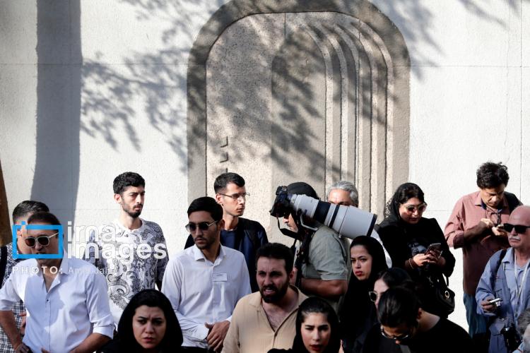 تصاویر ناصر تقوایی تصاویر ناصر تقوایی,عکس های تشییع پیکر ناصر تقوایی,تصاویری از تشییع جنازه ناصر تقوایی