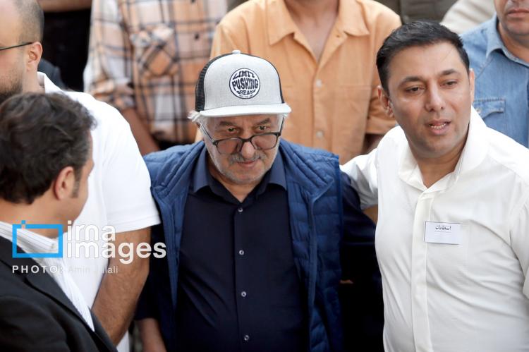 تصاویر ناصر تقوایی تصاویر ناصر تقوایی,عکس های تشییع پیکر ناصر تقوایی,تصاویری از تشییع جنازه ناصر تقوایی