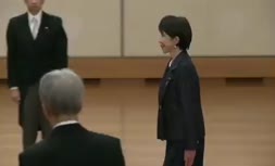 فیلم | مراسم تنفیذ نخست وزیر ژاپن در حضور امپراطور ساده و بدون تجملات