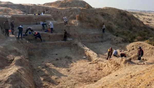 زره باستانی زره باستانی,کشف زره دفن شدۀ یک جنگجو در ویرانههای معبد باستانی