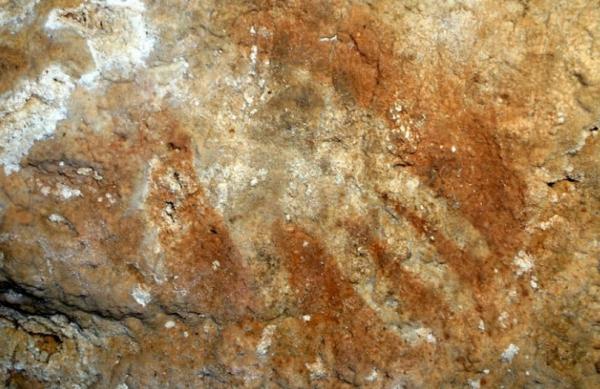 دست دست,نقش بستن دست ها روی عاری در اروپا