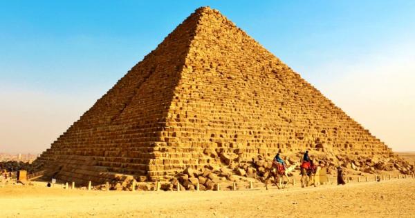 اهرام مصر,حفره‌های پر از هوا در هرم منکورع