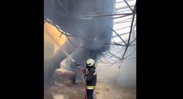 آتش سوزی در مورچه خورت آتش سوزی در مورچه خورت,حریق گسترده در کارخانه کارتنسازی مورچهخورت