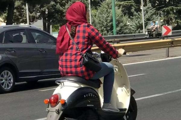 موتورسواری بانوان موتورسواری بانوان,صحبت های علما درباره موتورسواری بانوان در ایران