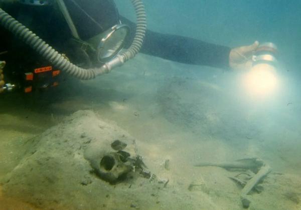 شهر غرق شده شهر غرق شده,شهر غرقشده در زیر آبهای یکی از عمیقترین دریاچههای جهان