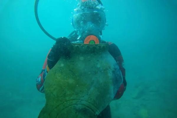 شهر غرق شده شهر غرق شده,شهر غرقشده در زیر آبهای یکی از عمیقترین دریاچههای جهان