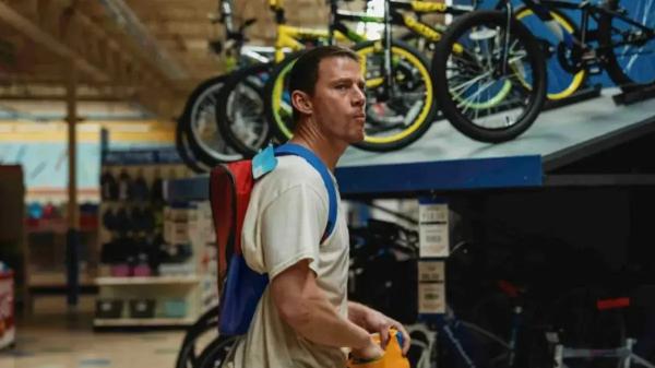 فیلم مرد پشتبامی فیلم مرد پشتبامی,جدیدترین فیلم های سینمایی