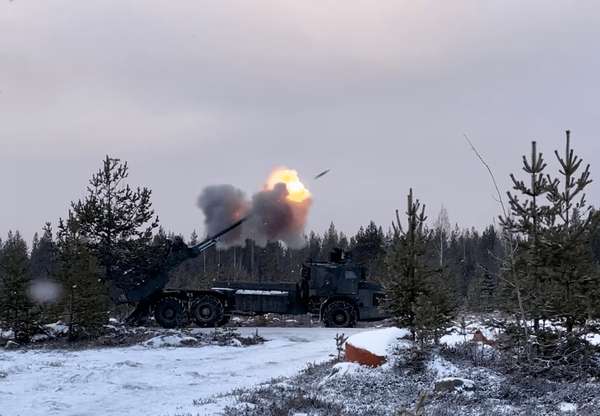 رزمایش فنلاند رزمایش فنلاند,رزمایش توپخانهای فنلاند در ۱۰۰ کیلومتری مرز روسیه