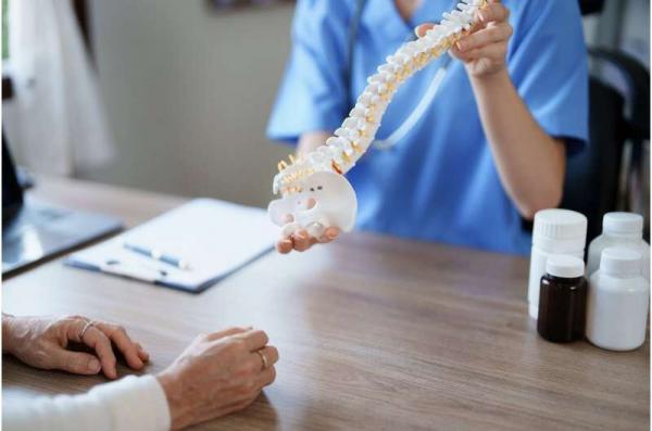 ستوان فقرات ستوان فقرات,ترمیم شکستگیهای ستون فقرات با سلولهای بنیادی چربی