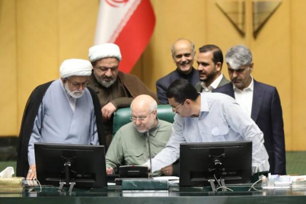 مجلس شورای اسلامی مجلس شورای اسلامی,ادامه واکنشها به اظهارات قالیباف علیه روحانی و ظریف
