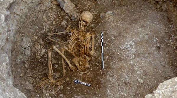 اسکلت,کشف اسکلت 2 هزارسالۀ دختر نوجوان