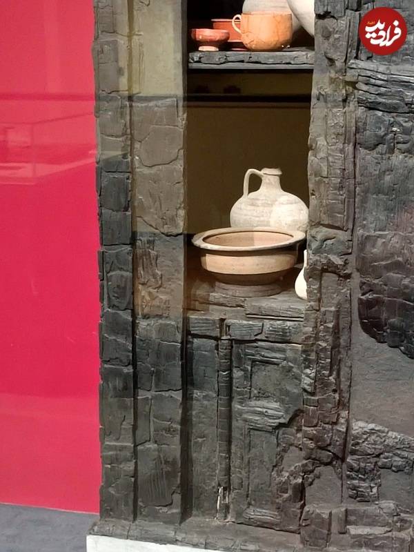 کمد چوبی باستانی کمد چوبی باستانی,بیرون آمدن کمد چوبی از زیر آوار در وزوویوس