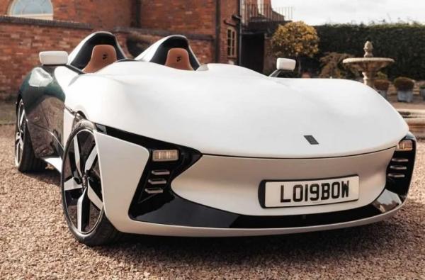 جانشین معنوی جگوار E-Type جانشین معنوی جگوار E-Type,لانگبو اسپیدستر