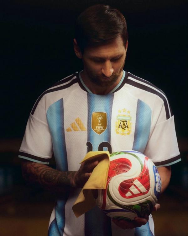 لیونل مسی لیونل مسی,رونمایی مسی از پیراهن جدید تیم ملی آرژانتین