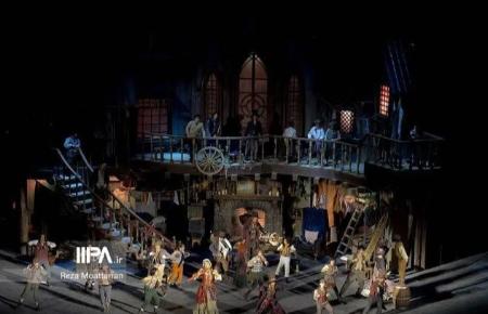 مایش موزیکال الیور توئیست مایش موزیکال الیور توئیست,حسین پارسایی