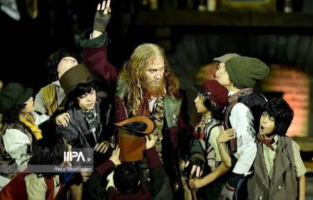 مایش موزیکال الیور توئیست مایش موزیکال الیور توئیست,حسین پارسایی