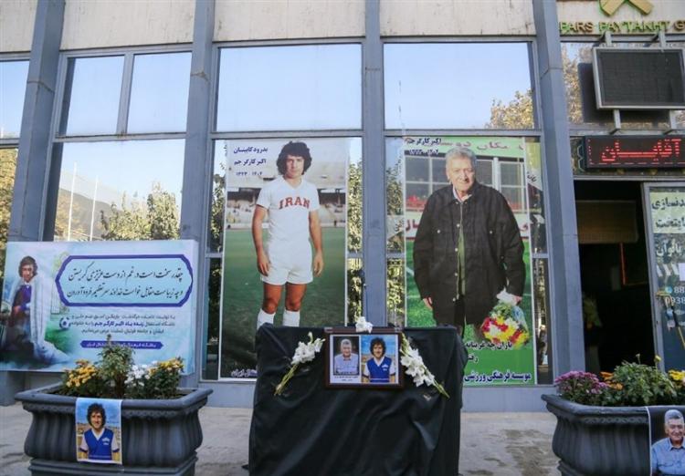 تصاویر مراسم تشییع پیکر اکبر کارگرجم تصاویر مراسم تشییع پیکر اکبر کارگرجم,تصاویر مراسم تشییع جنازه اکبر کارگرجم,عکس های ورزشکاران در مراسم تشییع پیکر اکبر کارگرجم