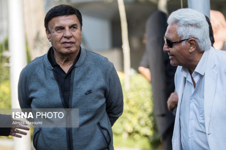 تصاویر مراسم تشییع پیکر اکبر کارگرجم تصاویر مراسم تشییع پیکر اکبر کارگرجم,تصاویر مراسم تشییع جنازه اکبر کارگرجم,عکس های ورزشکاران در مراسم تشییع پیکر اکبر کارگرجم