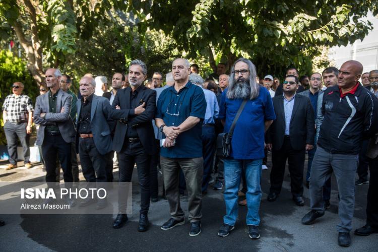 تصاویر مراسم تشییع پیکر اکبر کارگرجم تصاویر مراسم تشییع پیکر اکبر کارگرجم,تصاویر مراسم تشییع جنازه اکبر کارگرجم,عکس های ورزشکاران در مراسم تشییع پیکر اکبر کارگرجم