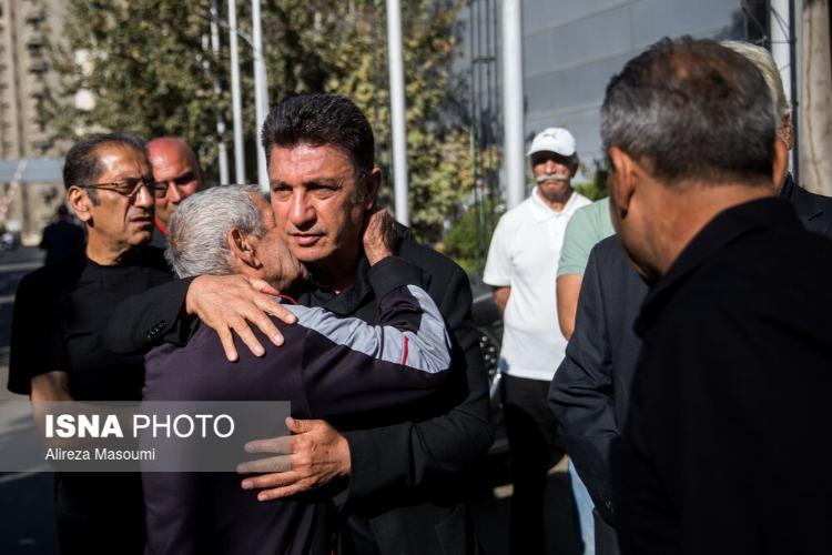 تصاویر مراسم تشییع پیکر اکبر کارگرجم تصاویر مراسم تشییع پیکر اکبر کارگرجم,تصاویر مراسم تشییع جنازه اکبر کارگرجم,عکس های ورزشکاران در مراسم تشییع پیکر اکبر کارگرجم