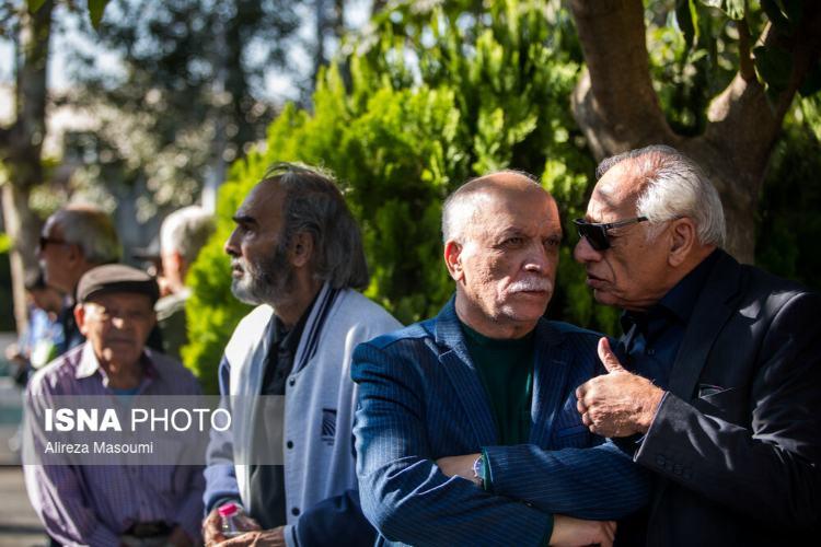 تصاویر مراسم تشییع پیکر اکبر کارگرجم تصاویر مراسم تشییع پیکر اکبر کارگرجم,تصاویر مراسم تشییع جنازه اکبر کارگرجم,عکس های ورزشکاران در مراسم تشییع پیکر اکبر کارگرجم