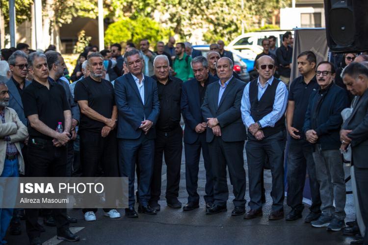 تصاویر مراسم تشییع پیکر اکبر کارگرجم تصاویر مراسم تشییع پیکر اکبر کارگرجم,تصاویر مراسم تشییع جنازه اکبر کارگرجم,عکس های ورزشکاران در مراسم تشییع پیکر اکبر کارگرجم