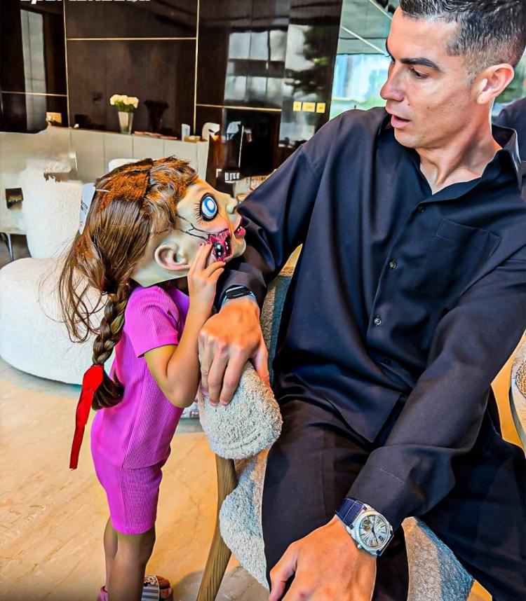 تصاویر فوتبالیستها در جشن هالووین 2025 تصاویر فوتبالیستها در جشن هالووین 2025,عکس های جشن هالووین فوتبالیست های جهان,تصاویر هالند و زلاتان در جشن هالووین