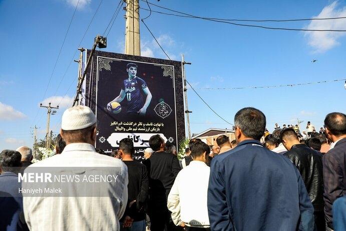 تصاویر مراسم تشییع پیکر صابر کاظمی تصاویر مراسم تشییع پیکر صابر کاظمی,عکس های مراسم تشییع پیکر صابر کاظمی,تصاویری از مراسم تشییع جنازه صابر کاظمی