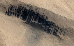 شکلگیری خطوط راهراه روی سطح مریخ در اثر برخورد شهابسنگ مریخ,شکلگیری خطوط راهراه روی سطح مریخ در اثر برخورد شهابسنگ