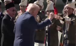 فیلم | رقص ترامپ هنگام ورود به مالزی