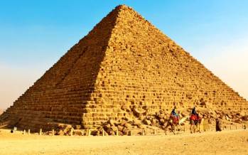 اهرام مصر,حفره‌های پر از هوا در هرم منکورع