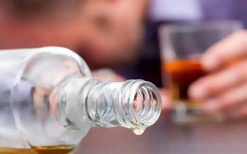 مسمومیت الکلی دانش آموزان,سن مسمومیت الکلی