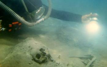 شهر غرق شده,شهر غرق‌شده در زیر آب‌های یکی از عمیق‌ترین دریاچه‌های جهان