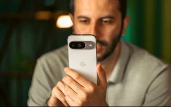 گوشی گوگل,اضافه شدن سیستم پیامک ماهواره‌ای به گوشی گوگل