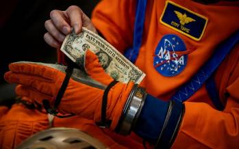 ماموریت ماه,قطع بودجه ماموریت آرتمیس ۲