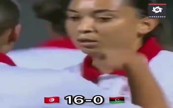 فیلم | نمایش مضحک و خندهدار دروازهبان تیم فوتبال بانوان لیبی فیلم | نمایش مضحک و خندهدار دروازهبان تیم فوتبال بانوان لیبی