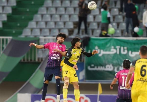 تیم سپاهان تیم سپاهان,دیدار سپاهان و آلومینیوم اراک